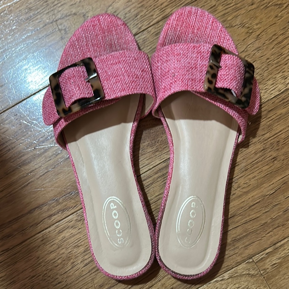 Scoop NYC Pink Slide Sandals with Buckle Detail